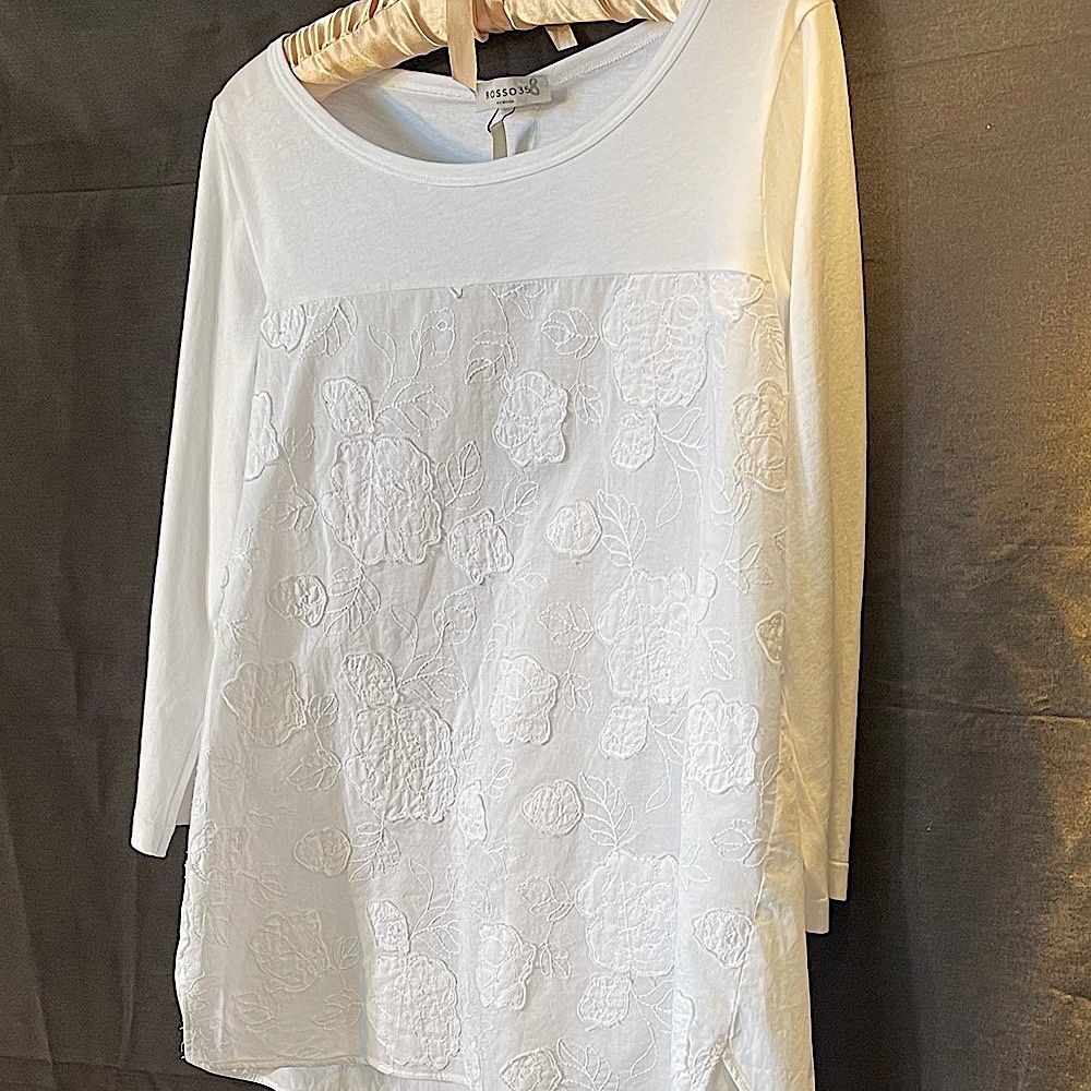 Rosso35 White 3/4 sleeve Appliqué front